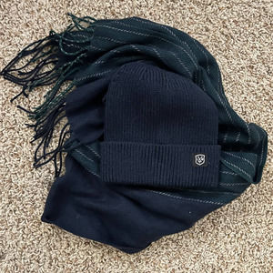 IKE Behar Unisex Beanie & Scarf Set- NWT